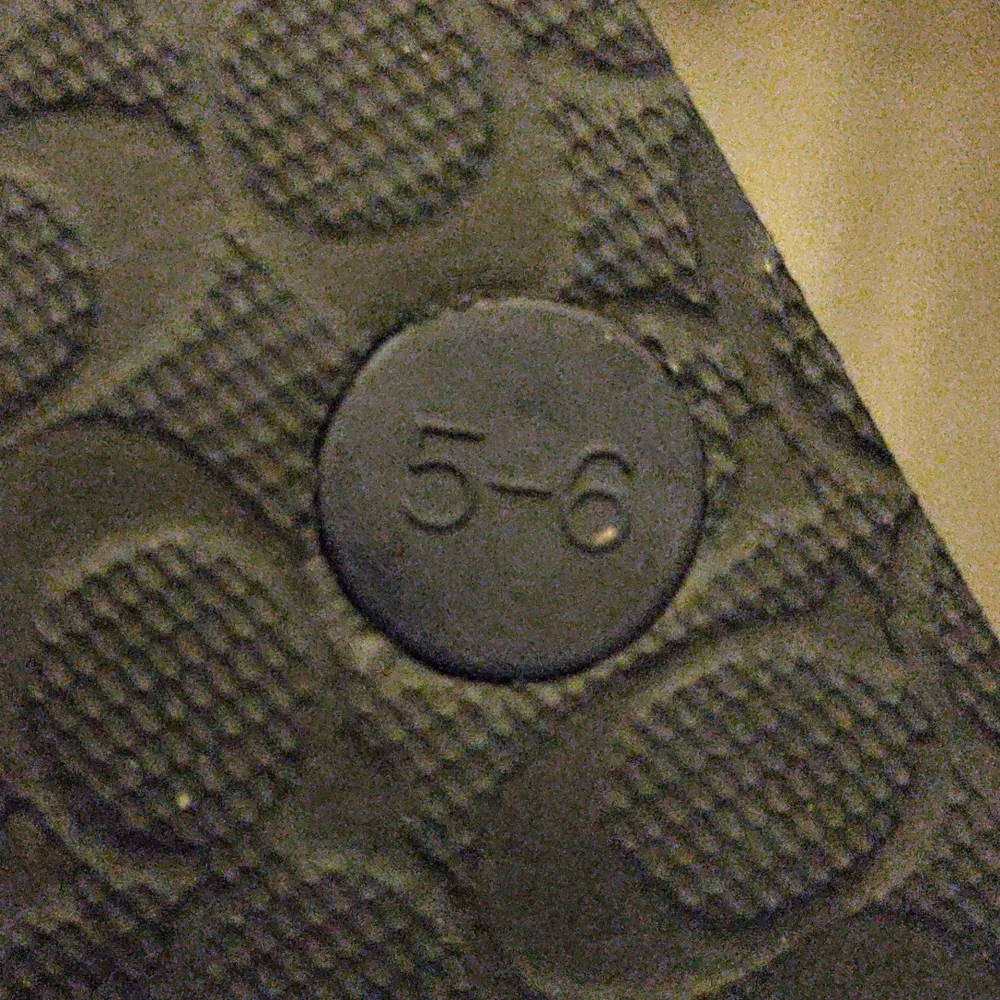 Coach Flip Flops - Picture 6 of 7